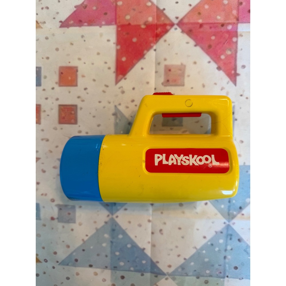 Vintage 1986 Playskool Flashlight Yellow Blue Color Changing Toy 0936